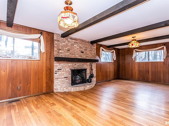 3rd image of 6610 N Brookwood Ln