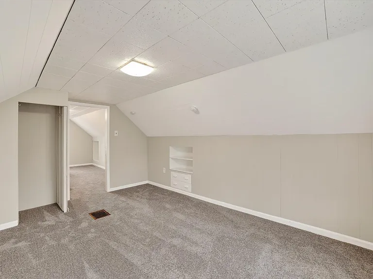 1568 Parker Dr — Photo 17