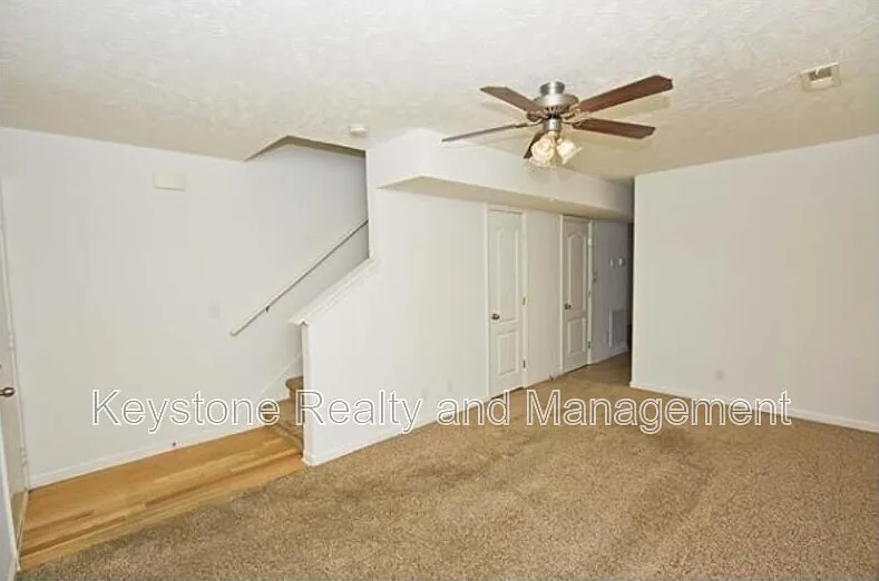 2296 McCormick Ln — Photo 2