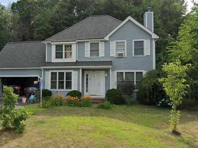 4 Nightingale Dr — Photo 1