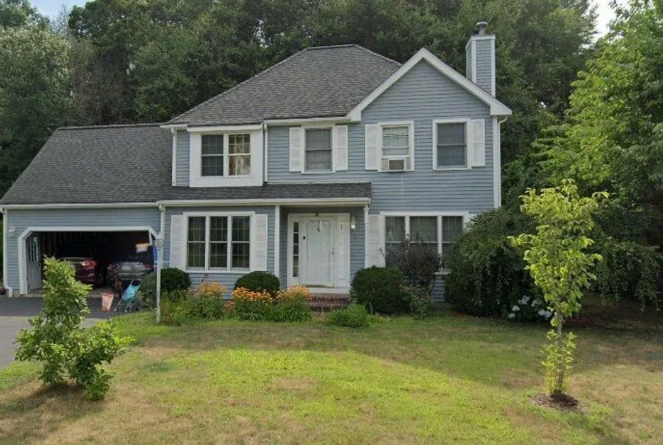 4 Nightingale Dr