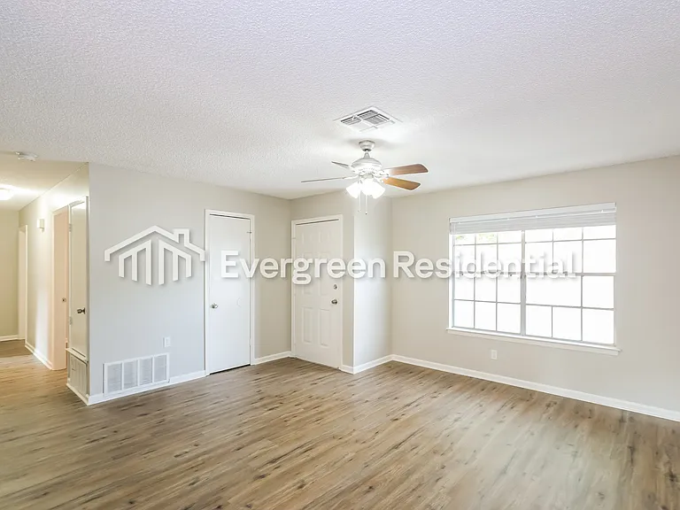 5930 Cliff Valley Dr — Photo 5