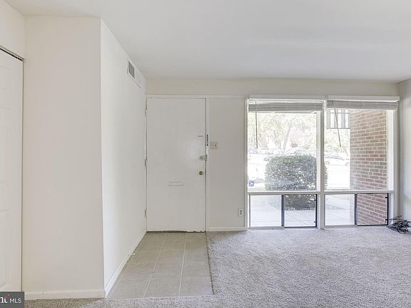 5th image of 160 Talbott St #10