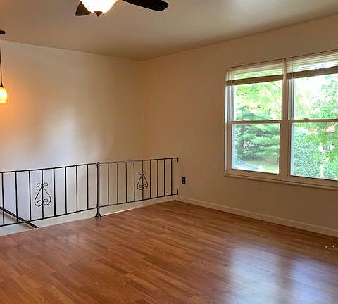 4th image of 10265 Reavis Gardens Dr