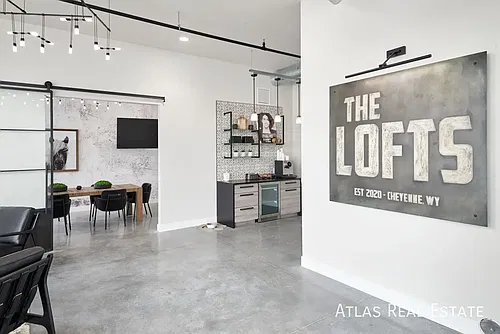 Floor plan 301