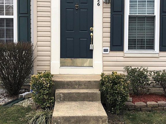 2nd image of 426 Pearlbush Sq NE