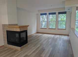 150 E Burnsville Pkwy APT 303, Burnsville, MN 55337
