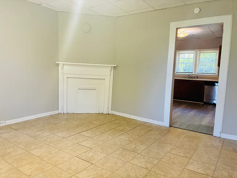 419 N Broad St — Photo 5