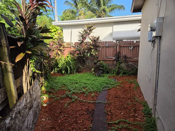2355 NE 135th Ter, North Miami Beach, FL 33181