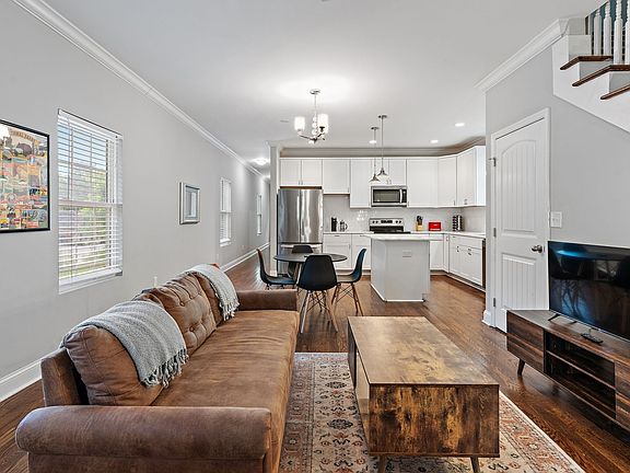 5th image of 1902 Bransford Ave