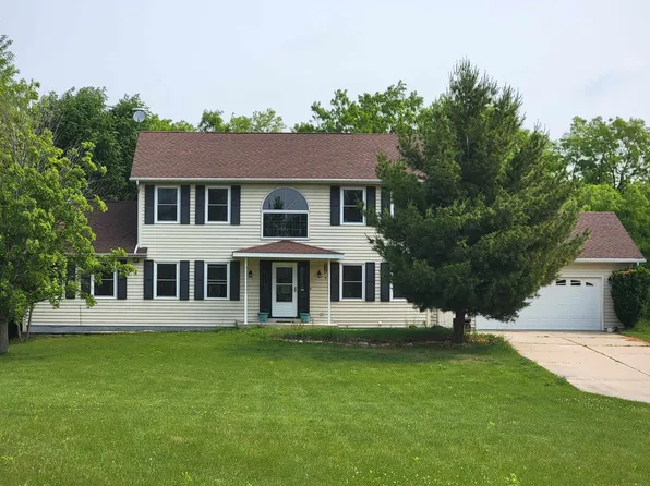 W1476 Rose Ln, Brodhead, WI 53520