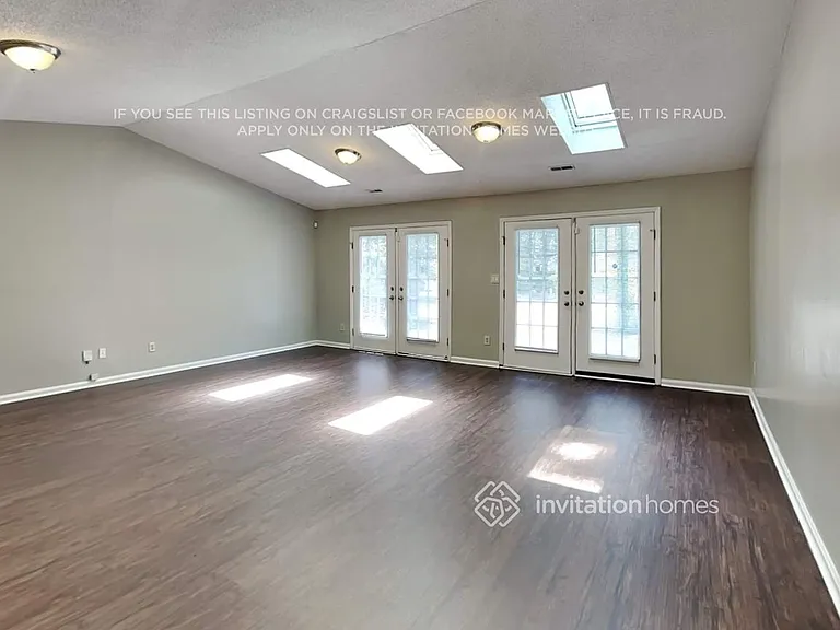 7025 Markway Dr — Photo 10
