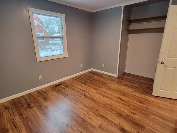 7 Charles St, Orono, ME 04473