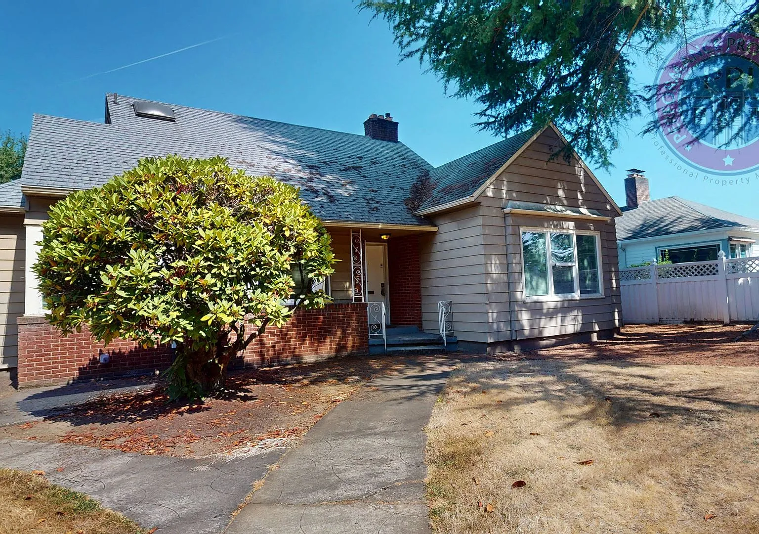 Spacious North Portland Home in a Great Location 4 Bed / 3 Bath — Photo 1