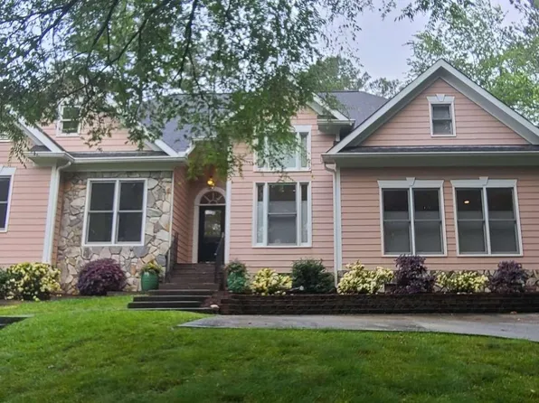 302 Westbrook Dr, Carrboro, NC 27510