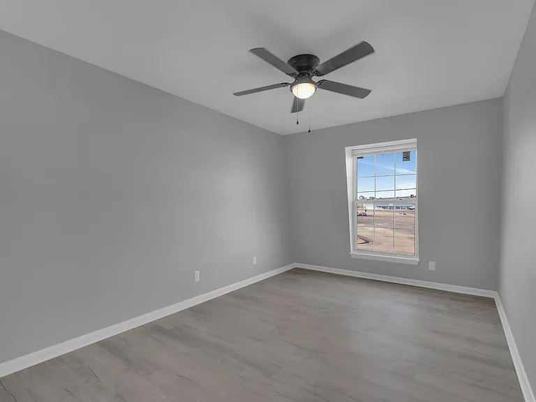 3700 Chateau Ln — Photo 11