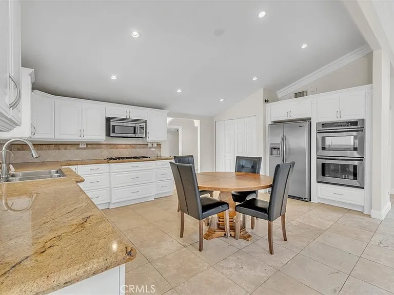 6201 Corbin Ave — Photo 13