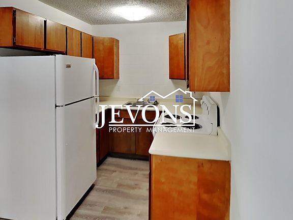 3rd image of 717 N 5th Ave APT 1