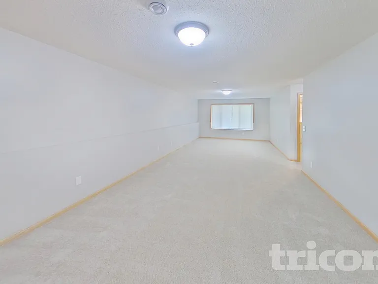 10883 Tyler Ct NE — Photo 14