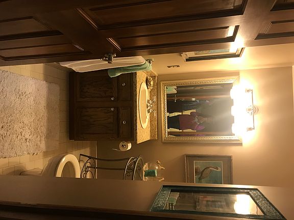 4th image of 804 York St #19
