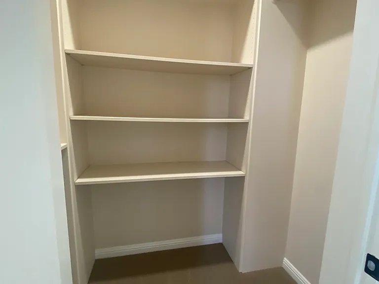 703 W Lee Blvd — Photo 13