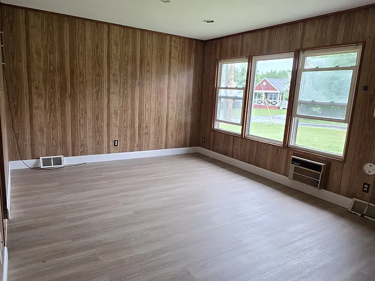 21 Long Dr — Photo 2