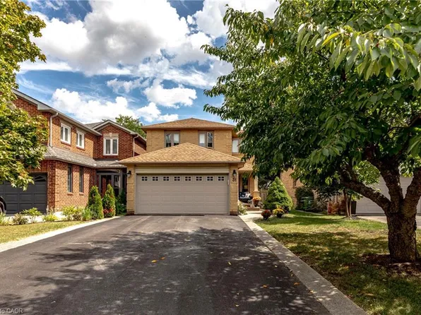 31 Grindstone Way, Hamilton, ON L9H 7B7