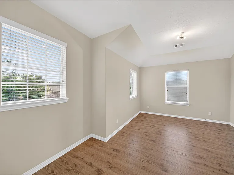 2411 Horned Owl Dr — Photo 31
