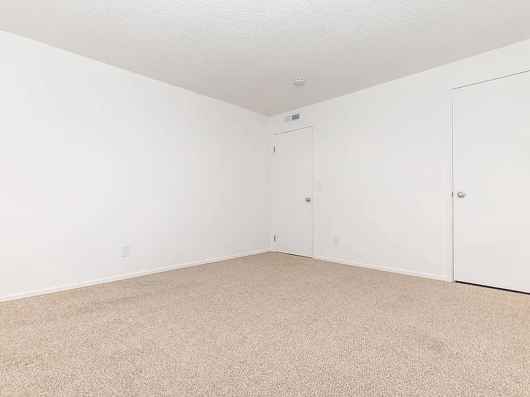 Shannon South Apartments — Photo 8