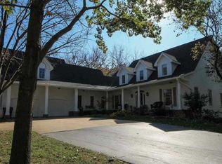 1132 SW Chetopa Trl, Topeka, KS 66615