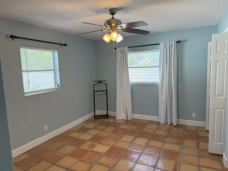 4717 W Chapin Ave — Photo 16