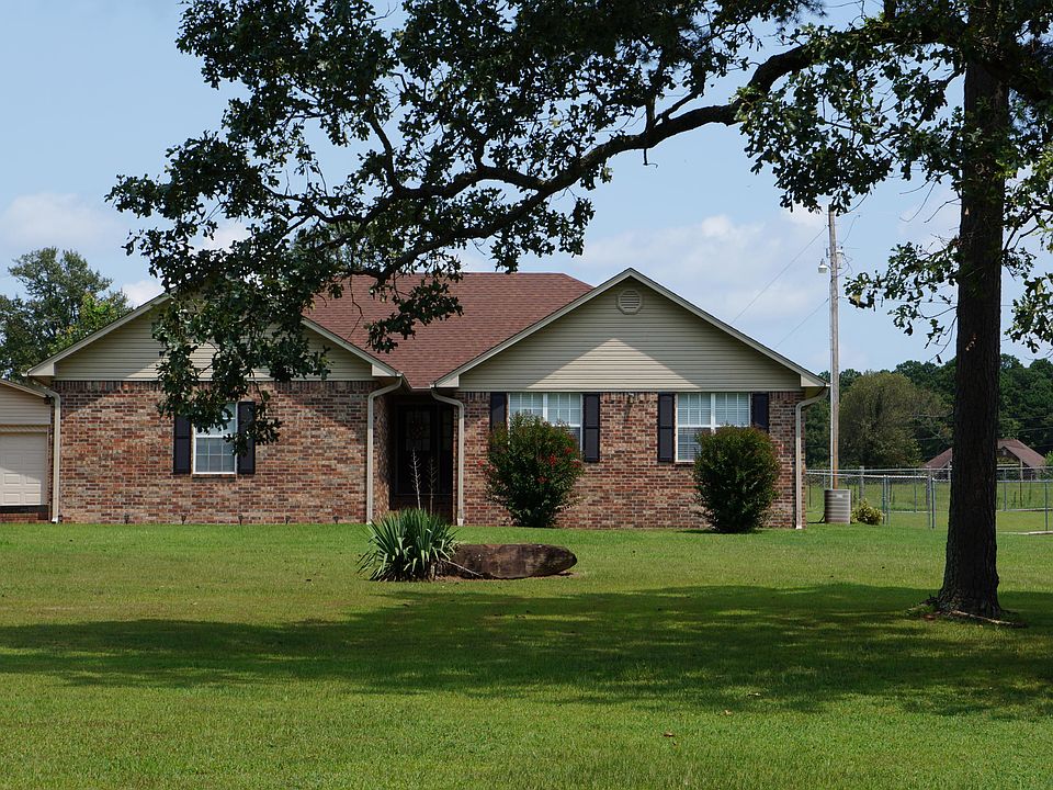 1st image of 20 W Clover Leaf Dr