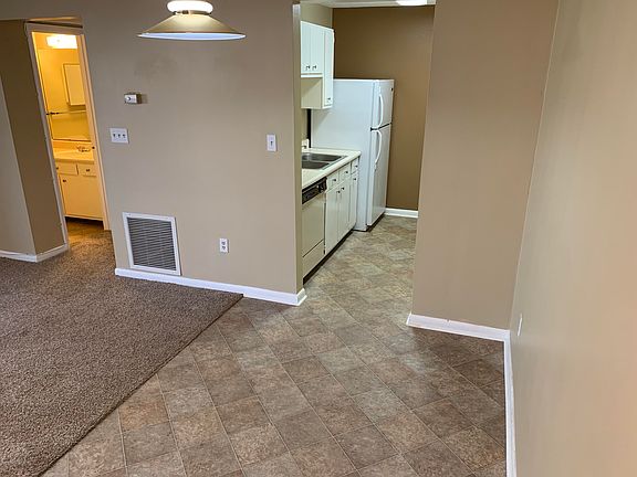 4th image of 3570 Sable Palm Ln #0