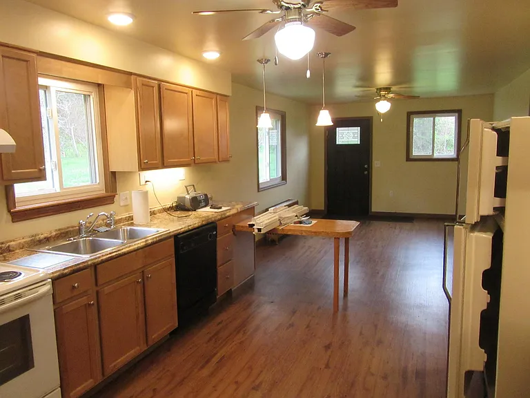 980 State Route 136 — Photo 2
