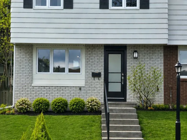 660 Hochelaga St #22, Ottawa, ON K1K 2E9