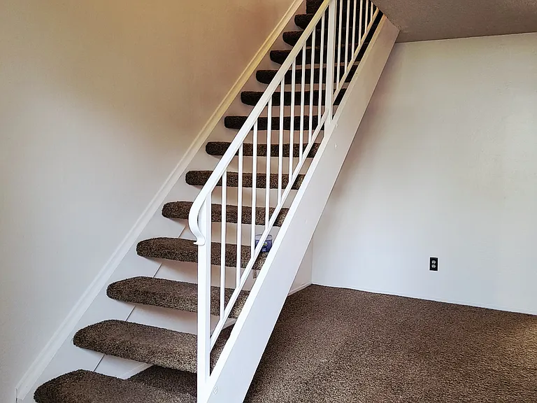 1136 Neal Dow Ave — Photo 3