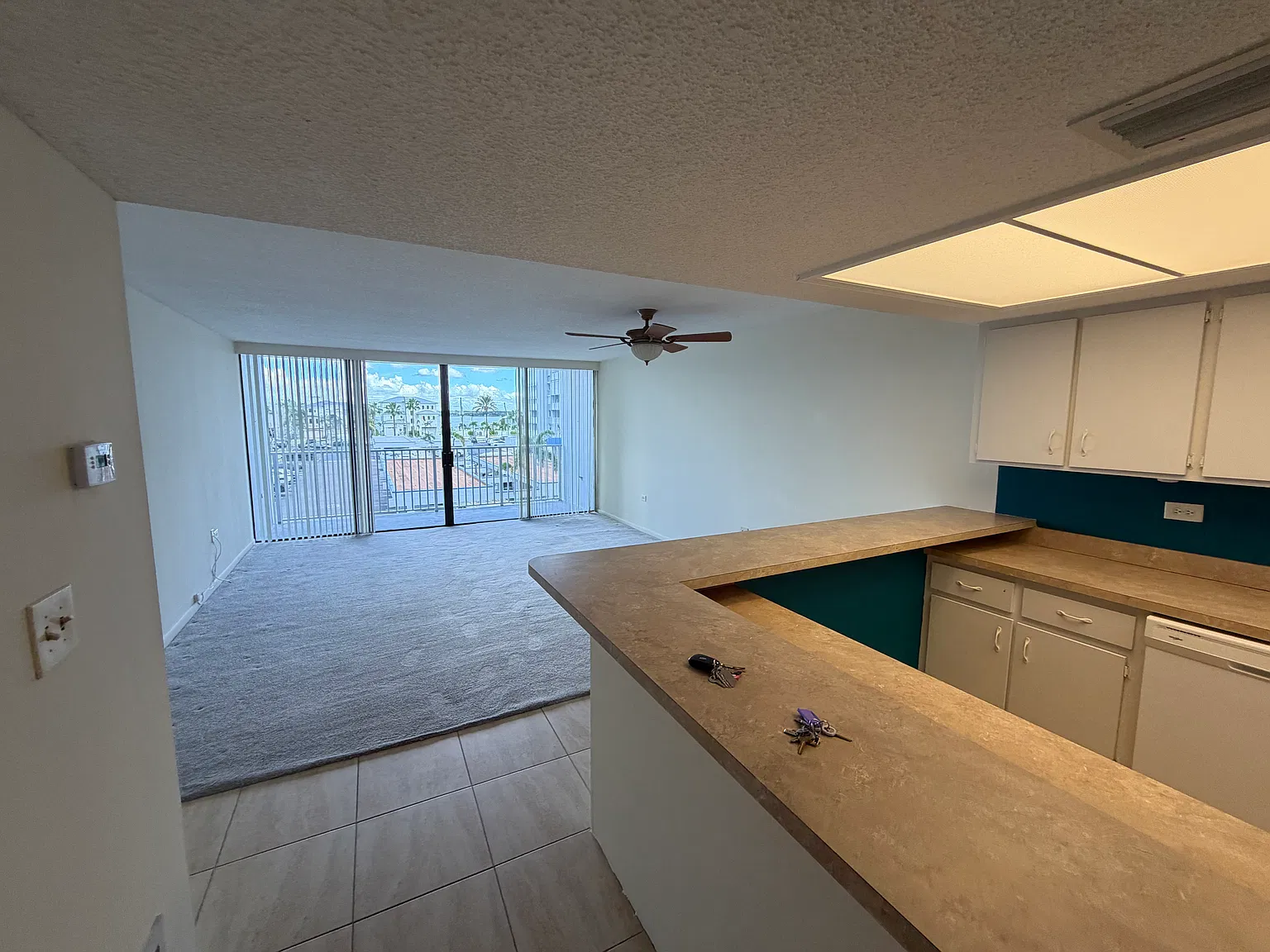 1 bed, 1.5 bath, 885 sqft, $2,000 — Photo 1