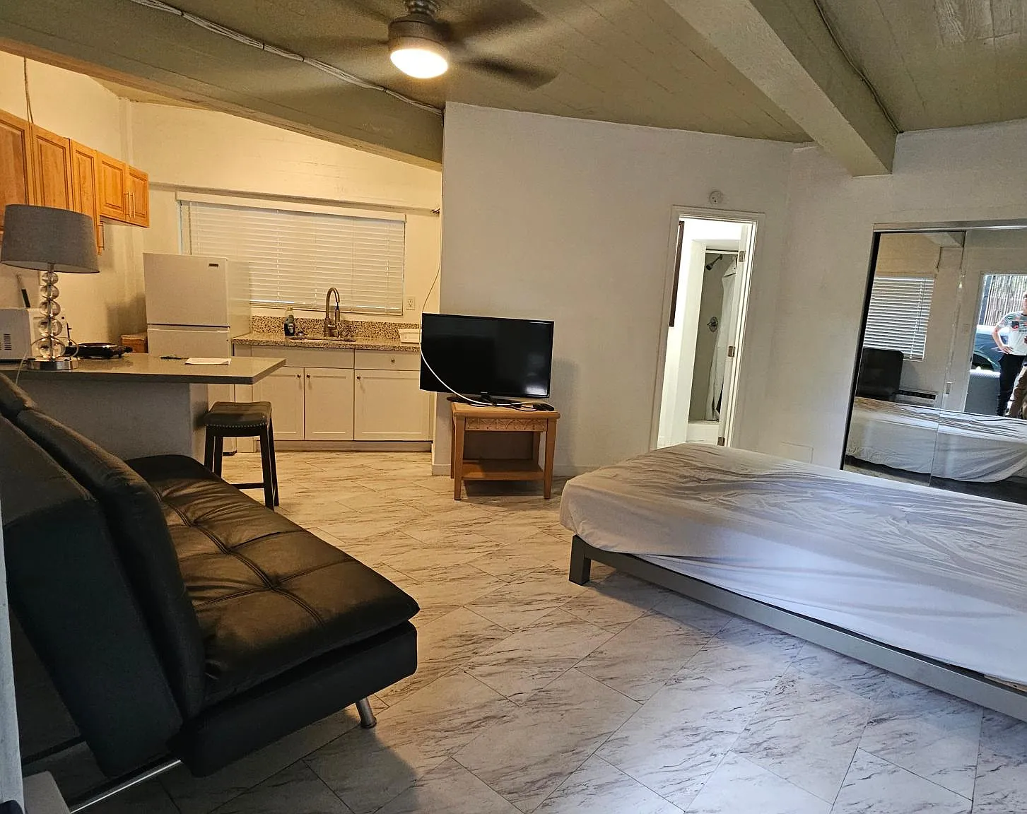 209 Kaiulani Ave — Photo 1