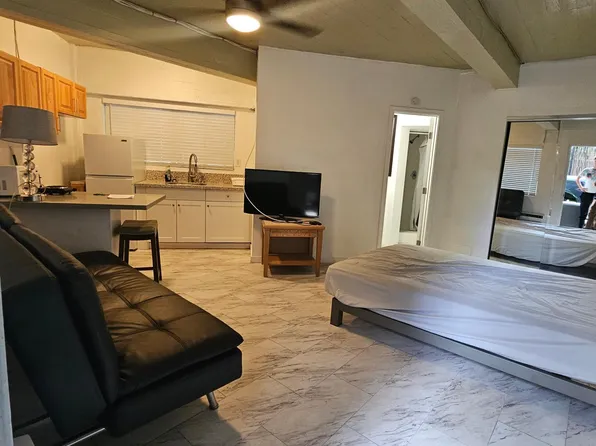 209 Kaiulani Ave #14, Honolulu, HI 96815