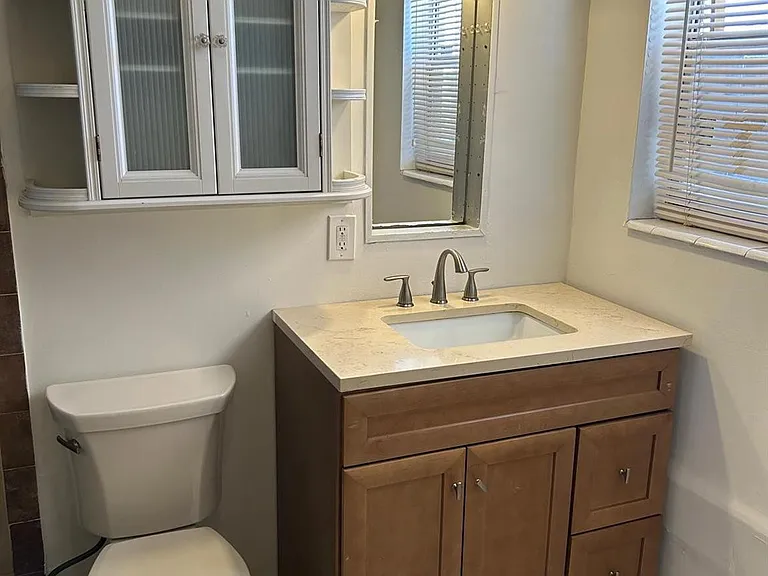850 E Commercial Blvd #210A — Photo 17