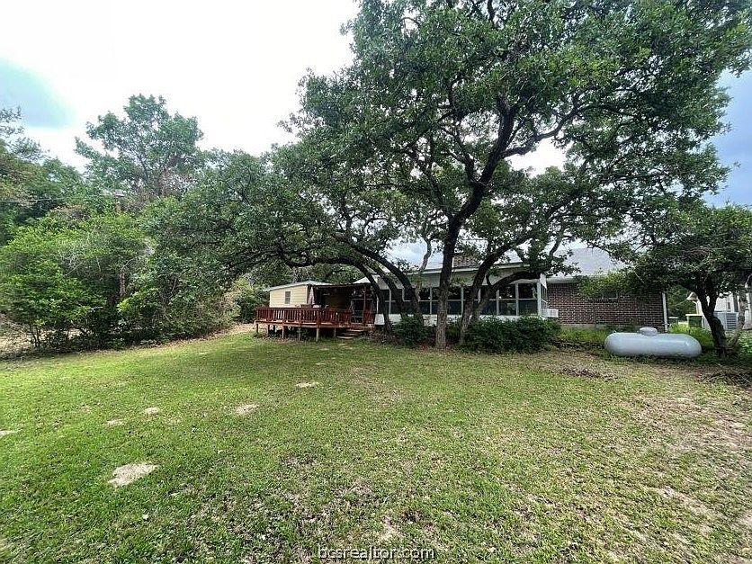 40 Tonkawa Dr, Hilltop Lakes, TX 77871 MLS 24008878 Zillow