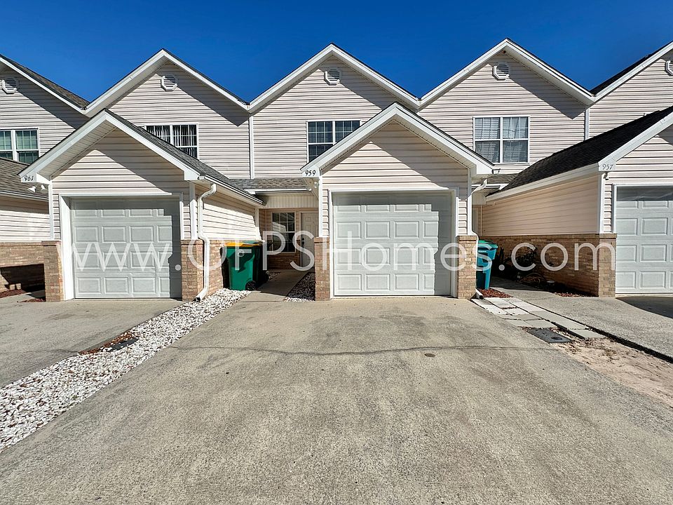 1st image of 959 Scenic Oak Ln