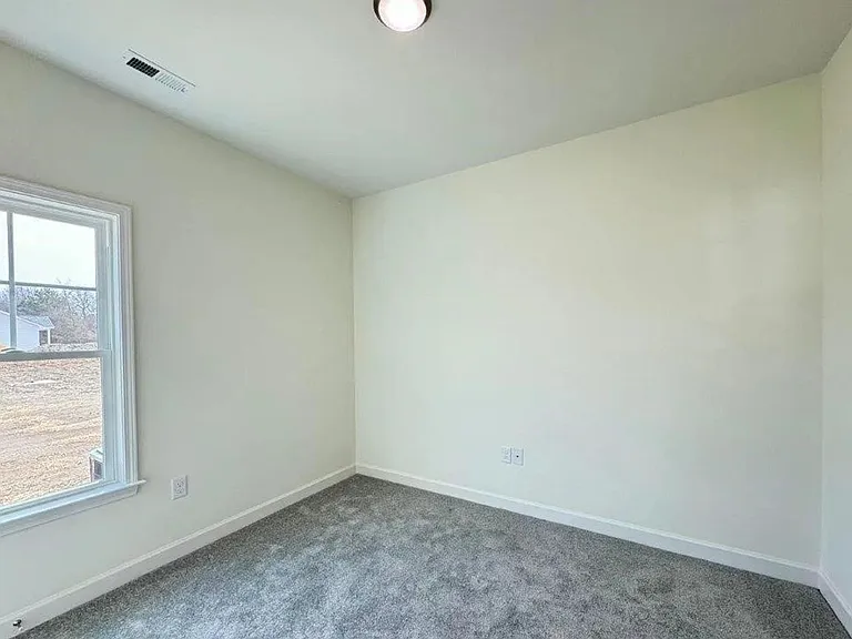 106 E Sillinger Dr — Photo 7