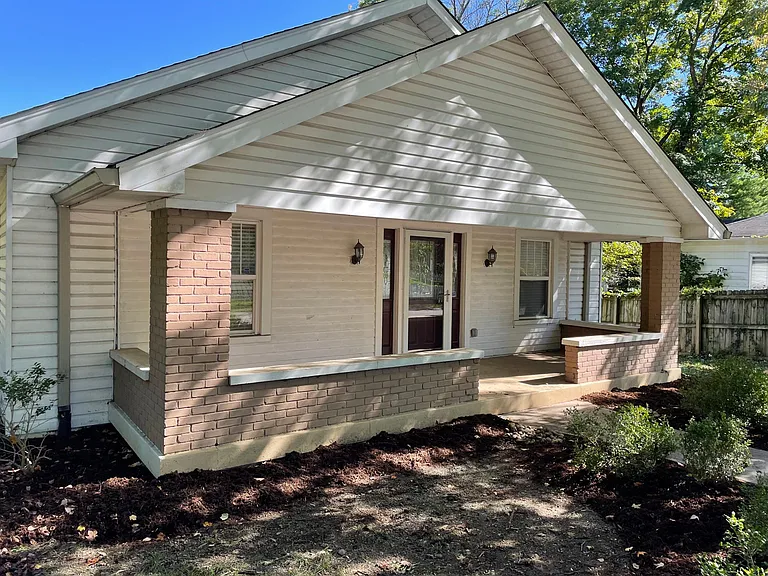 615 Old Harrods Creek Rd — Photo 3