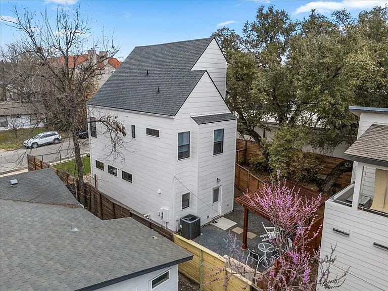 115 Havana St #A — Photo 5