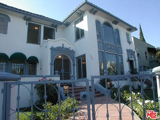 4 bed, 3.0 bath, 2550 sqft, $6,850 — Photo 2