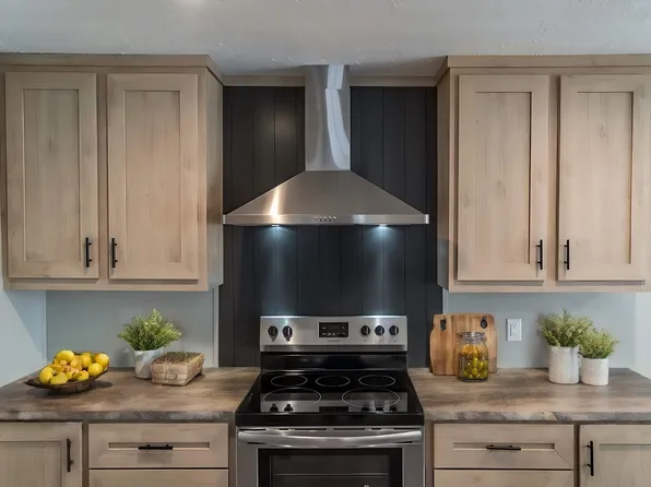 1800 Oak Grove Rd E #95, Burleson, TX 76028