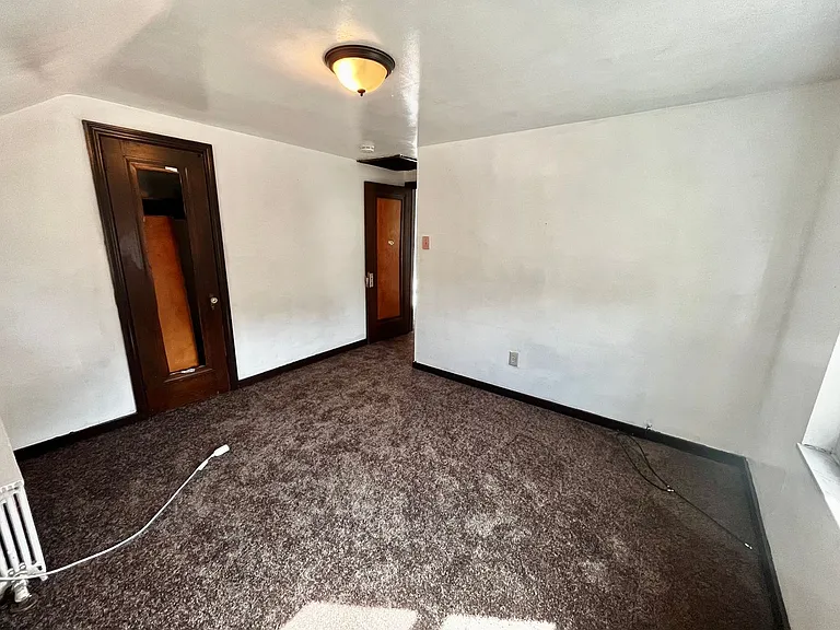 2156 Sampson St — Photo 10