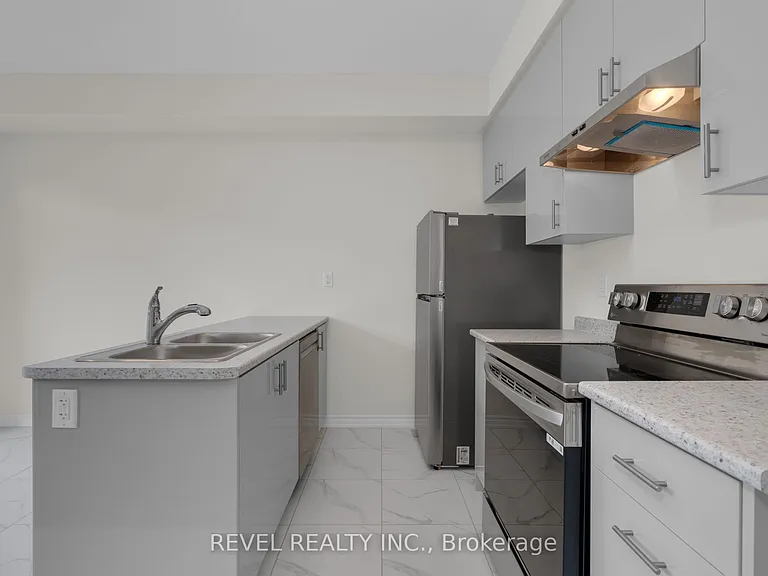 4 Rochester Dr — Photo 9
