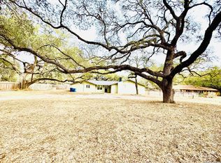 25 Sunrise Dr., Pleasanton, TX 78064